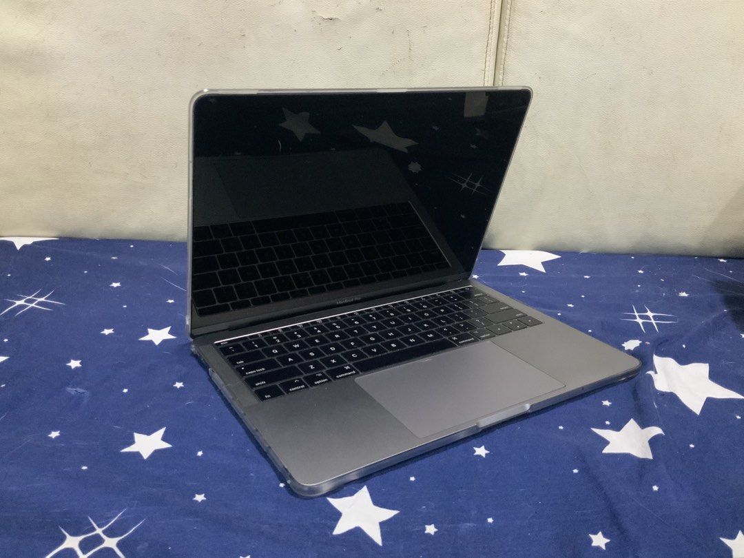 MacBook Pro 13” 2017 ( defective lcd ) (Category: Laptops & Notebooks) located in Marikina City. Submitted by jmgtz (Listing ID 1437213333, Image 1). Description: Macbook pro 13inch 2017 model Issue: need to replace lcd Good working and can be use on external monitor. ( see last 2 photos specs and battery status ) Price is fix and Selling as is Unit only no charger included .