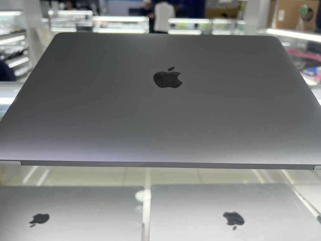MacBook Pro 13-inch M1 2020 (Category: Laptops & Notebooks) located in Manila. Submitted by vaniextura (Listing ID 1437268136, Image 3). Description: - MacBook Pro 13-inch with M1 chip - 16GB memory - 1TB storage - Space gray - Battery Cycle Count: 91 - Battery Health: 84% - Running macOS - no issues or dents - no history repair -all good working -very smooth performance - good condition 09482707745 09979444182 Jov Pm for sure buyer .