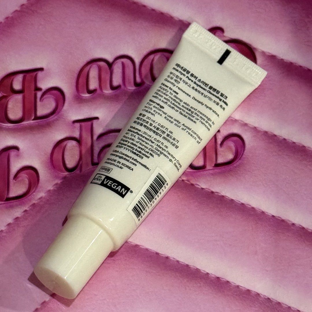 Manyo Pure Soybean Cleansing Milk 20ml (Category: Face Care) located in Paranaque City. Submitted by gotokloset (Listing ID 1437266194, Image 2). Description: - Manyo Pure Soybean Cleansing Milk (20ml) - Gentle, hydrating cleanser - Key Ingredients: Wild Soybean 100, CoreShield, Hydro-Panthenol - How to use: Apply in circular motions, wipe off or rinse. - Vegan-friendly.