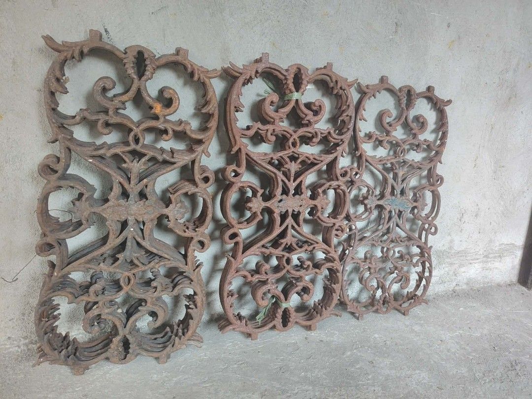 Metal cast iron baluster railing stair decor (Category: Wall Decor) located in Caloocan City. Submitted by zenmountain-d8b1c0 (Listing ID 1437348887, Image 2). Description: Cod po tayu 💯.