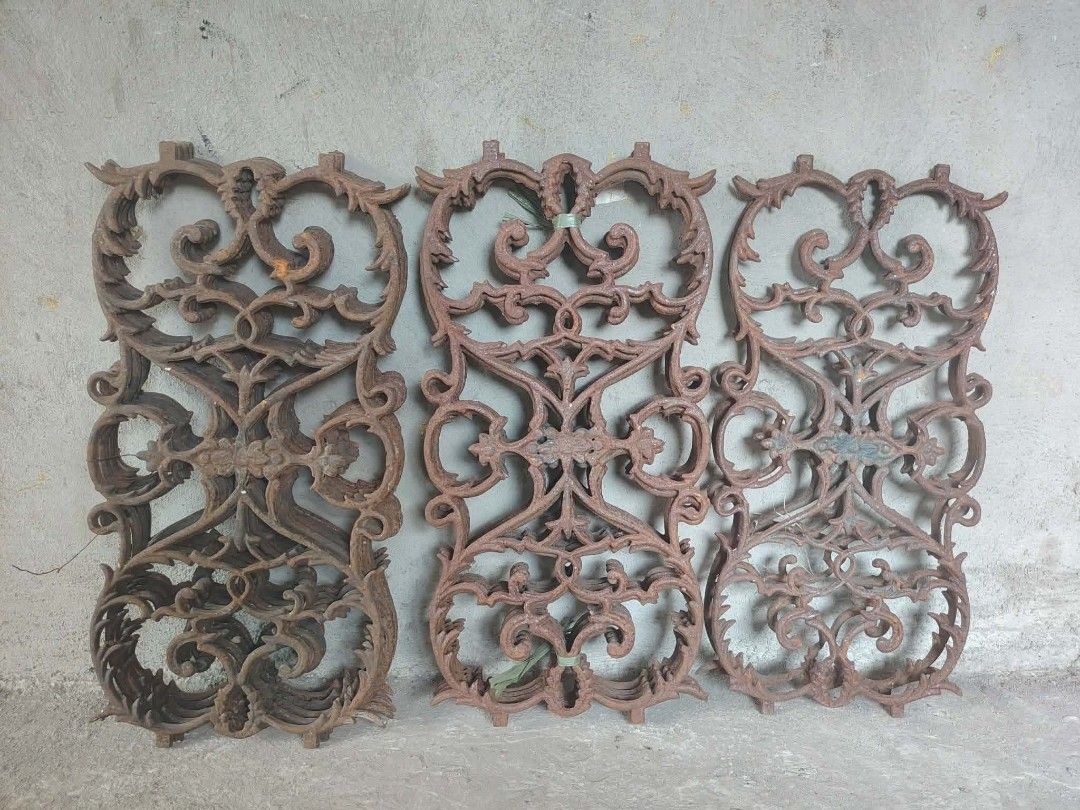 Metal cast iron baluster railing stair decor (Category: Wall Decor) located in Caloocan City. Submitted by zenmountain-d8b1c0 (Listing ID 1437348887, Image 1). Description: Cod po tayu 💯.