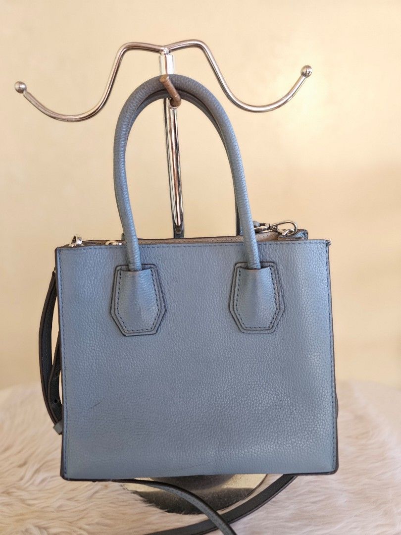 Michael Kors Mercer sling bag (Category: Luxury Bags & Wallets) located in Batangas. Submitted by iris_26 (Listing ID 1437339627, Image 2). Description: .