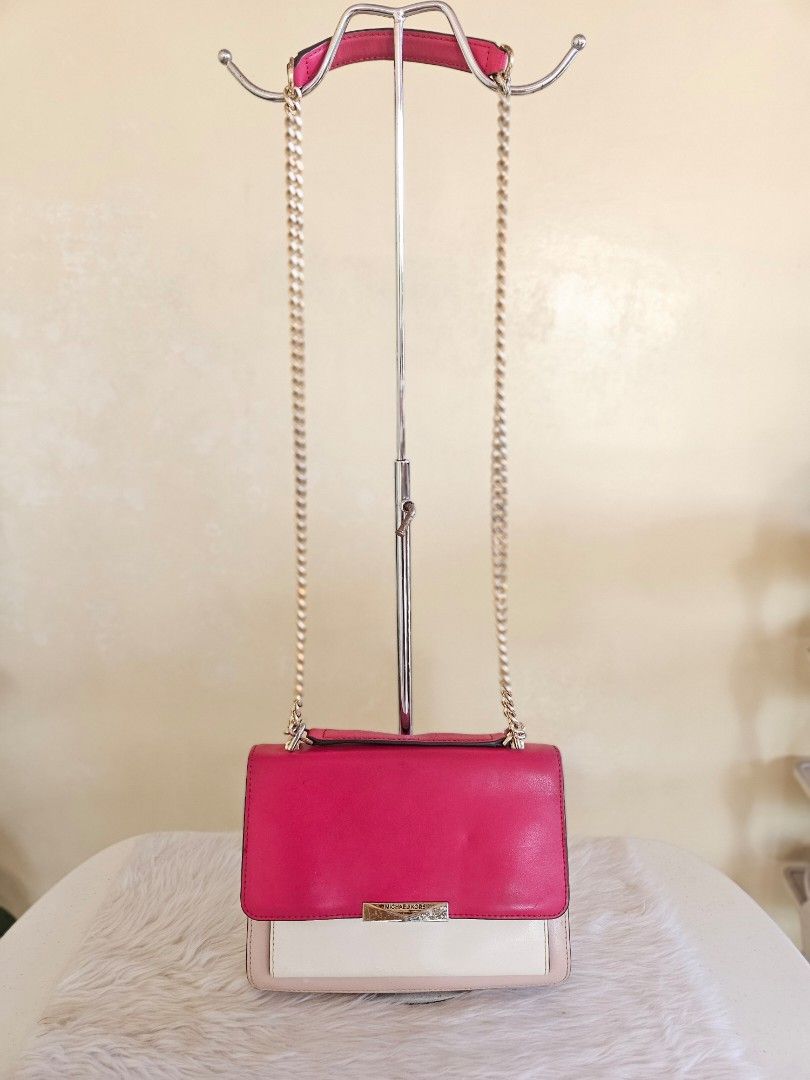Michael Kors sling bag (Category: Luxury Bags & Wallets) located in Batangas. Submitted by iris_26 (Listing ID 1437341194, Image 2). Description: .