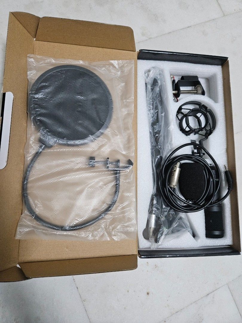 Microphone with stand451235381059921922