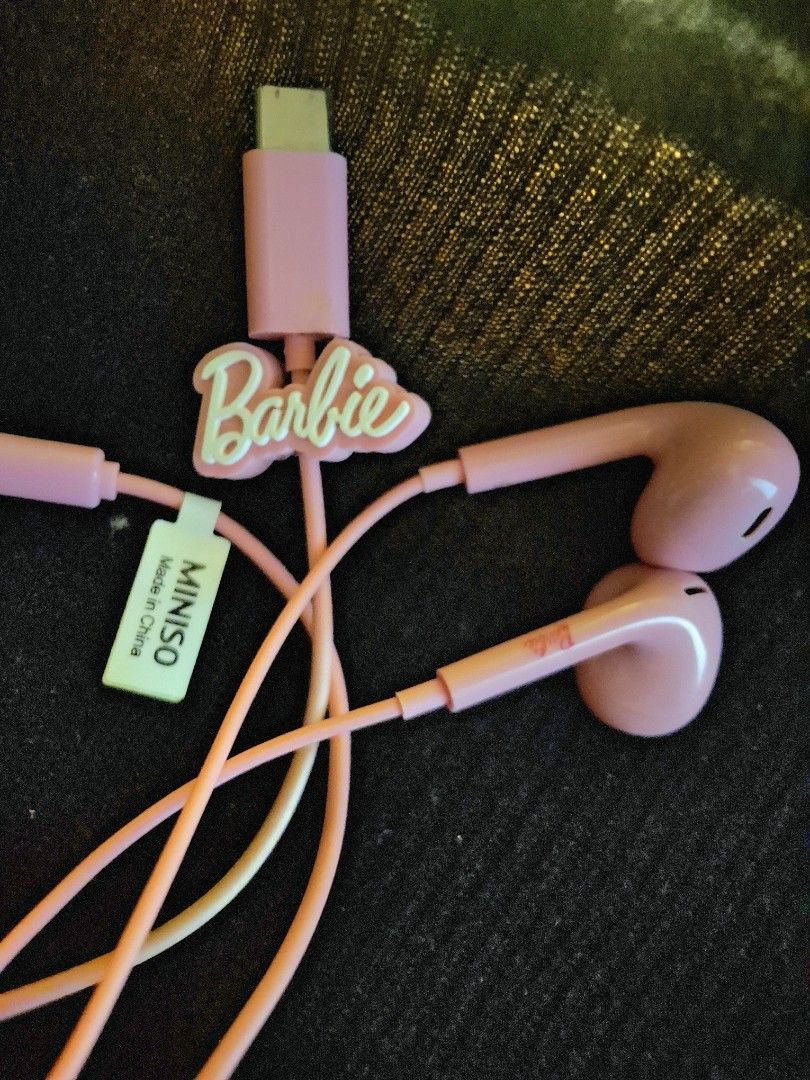 MinisoxBarbie type c earphone (Category: Earphones) located in Manila. Submitted by mystuff_23 (Listing ID 1437380774, Image 1). Description: di nagamit mas bet bluetooth earphone.