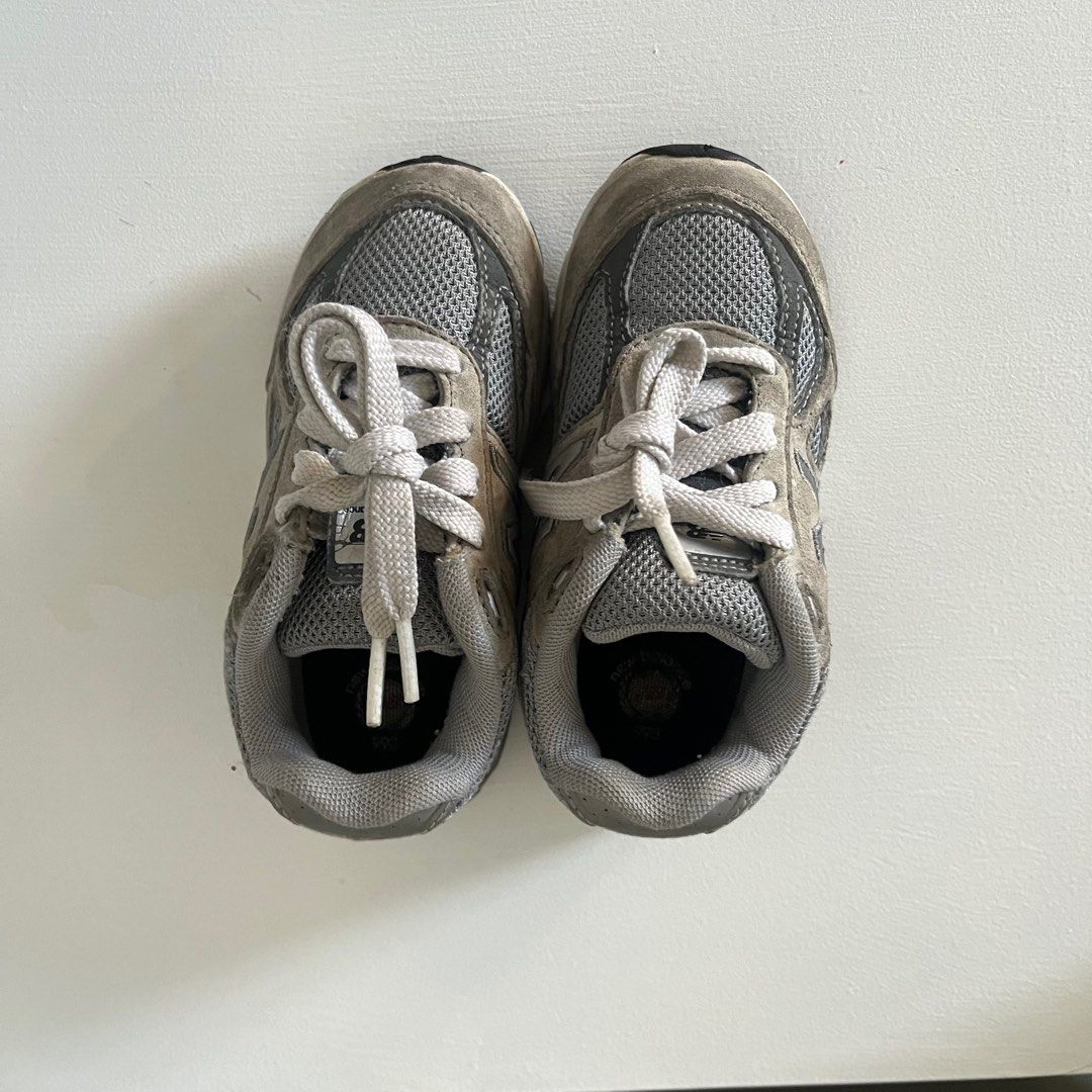 NEW BALANCE 990V toddler (Category: Babies & Kids Fashion) located in Las Pinas. Submitted by wavynicci (Listing ID 1437325129, Image 2). Description: 14cm.