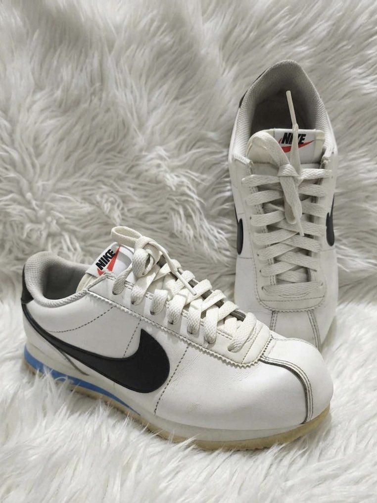 Nike Cortez ‘23 (Category: Sneakers) located in Cainta. Submitted by anythingtodeclutter_ (Listing ID 1433827437, Image 1). Description: 23cm, 💯 original gently loved, minimal signs of wear and very tiny scratch in excellent condition 📌 price is negotiable, but no lowball offers, please 🩶 kindly double-check your size before buying to avoid confusion, please! 🩶 expect some signs of usage since these are preloved 🩶 strictly no return, no exch