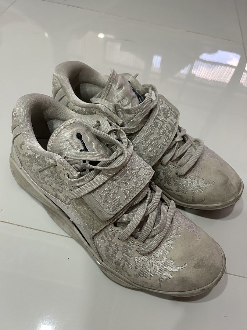Nike Jordan Zion 3 SE EPC "Light bone" (Category: Sneakers) located in Angeles City. Submitted by uneartheditems (Listing ID 1437285361, Image 2). Description: .