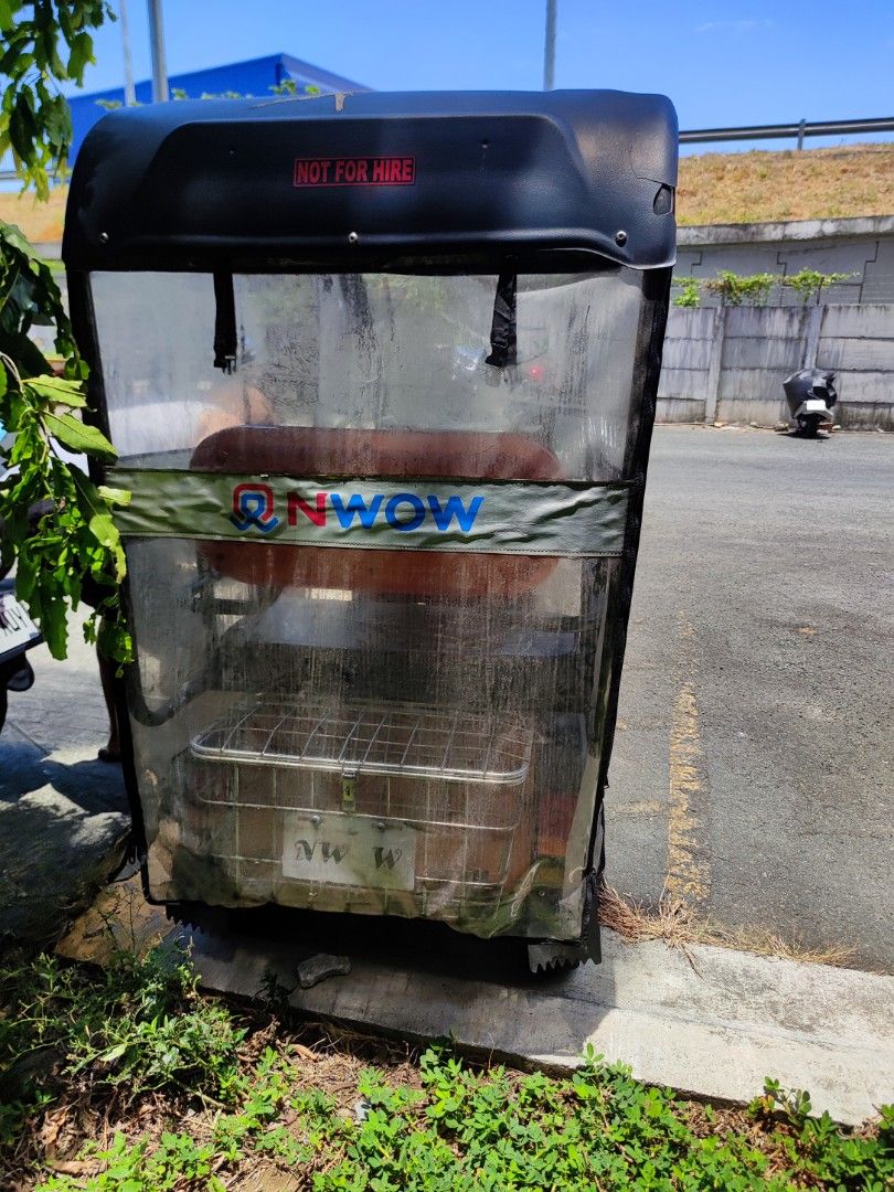NWOW 3-Wheel E-bike (Category: Everything Else Others) located in Paranaque City. Submitted by roxanne.vds (Listing ID 1437255696, Image 3). Description: - used for more than 4 years - selling low due to visible signs of repair - Good battery life,kapapalit lng 2 years ago Issues - natatangal na ung wiper - seat covers are scraped-off na - 1 headlight is not working - ceiling has sealant due to some cracks.
