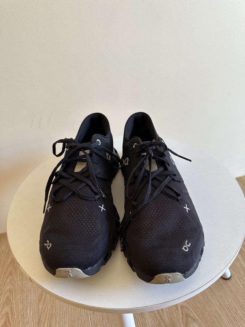 On Cloud (Category: Sneakers) located in Daet. Submitted by kevsquintela (Listing ID 1437283738, Image 3). Description: US 9.5 UK 9 EU 43 JP 27.5.