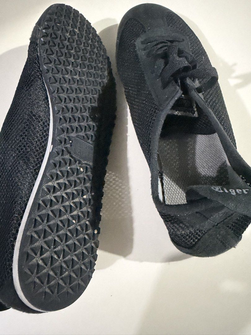 Onitsuka tiger pre loved (Category: Sneakers) located in Calamba. Submitted by dheyashron76221 (Listing ID 1437332829, Image 3). Description: .