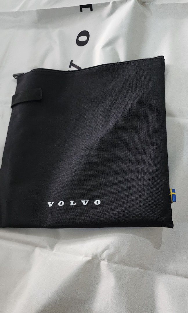 Volvo Picnic Mat (Category: Exercise Mats) located in Baguio. Submitted by coffeesilvershadow_28 (Listing ID 1437390927, Image 2). Description: - From Korean box- Like new, with minimal stain lang as seen in the picture - Size: 1450×1450mm - Water repellant coated fabric mat - Baguio dropping - Jnt shipping- Payment first plus sf before shipping.