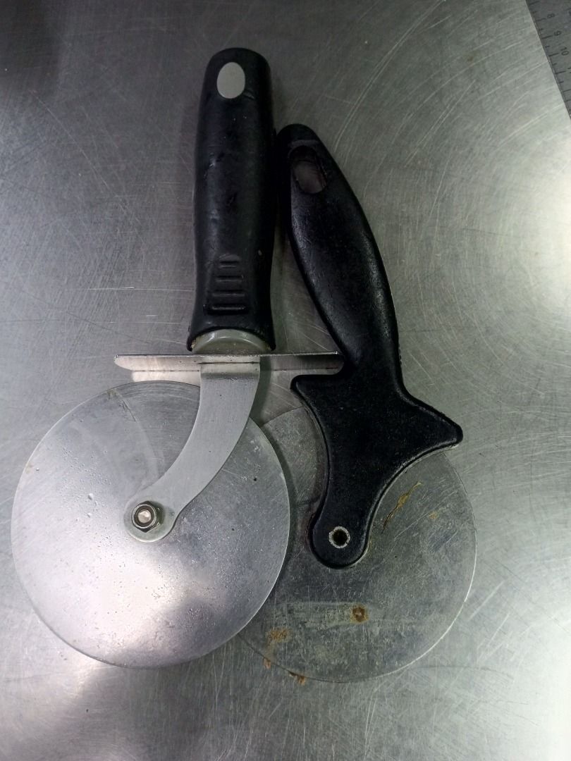 Pizza Cutter (Category: Bakeware) located in Quezon City. Submitted by foxsquaredeals (Listing ID 1437296971, Image 1). Description: 2 pcs available RFS: Used from previous business Own pick up/SF shouldered by buyer. MOP: Cash upon pick up, BDO, BPI or Chinabank .