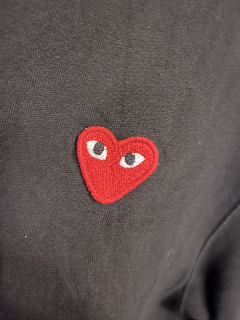 Play cdg heart black zip up (Category: Coats, Jackets and Outerwear) located in Manila. Submitted by silvertree-31cc (Listing ID 1437330376, Image 2). Description: .
