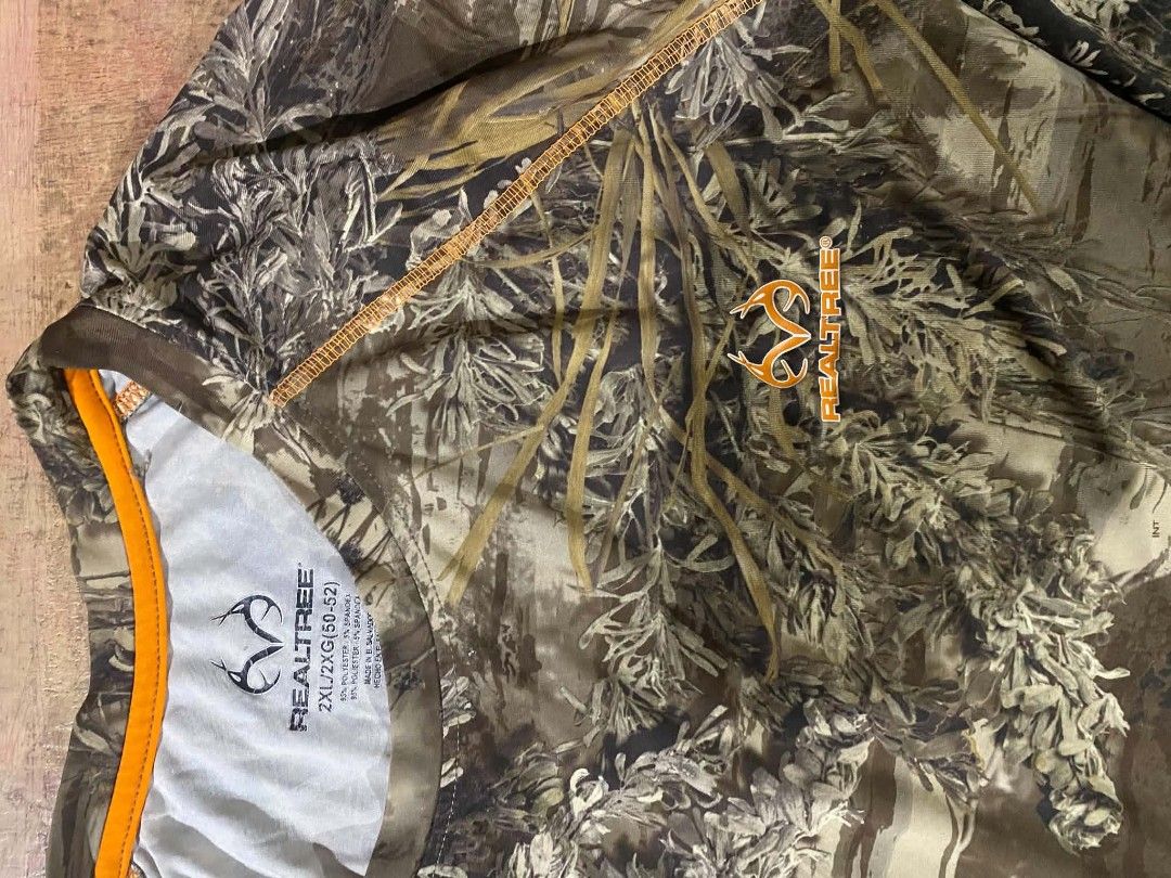 REALTREE LONG SLEEVE (Category: Activewear) located in Manila. Submitted by sakazuki123 (Listing ID 1437362405, Image 3). Description: size 2XL W - 28 L - 33.