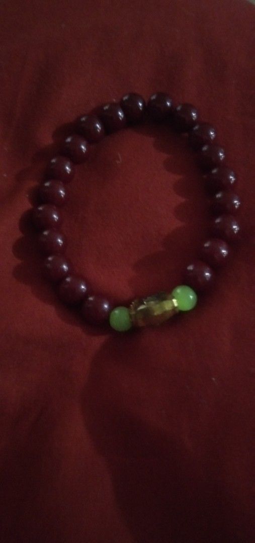 Red bracelet wd money charm (Category: Bracelets) located in Quezon City. Submitted by eidorableshop (Listing ID 1437231242, Image 1). Description: .