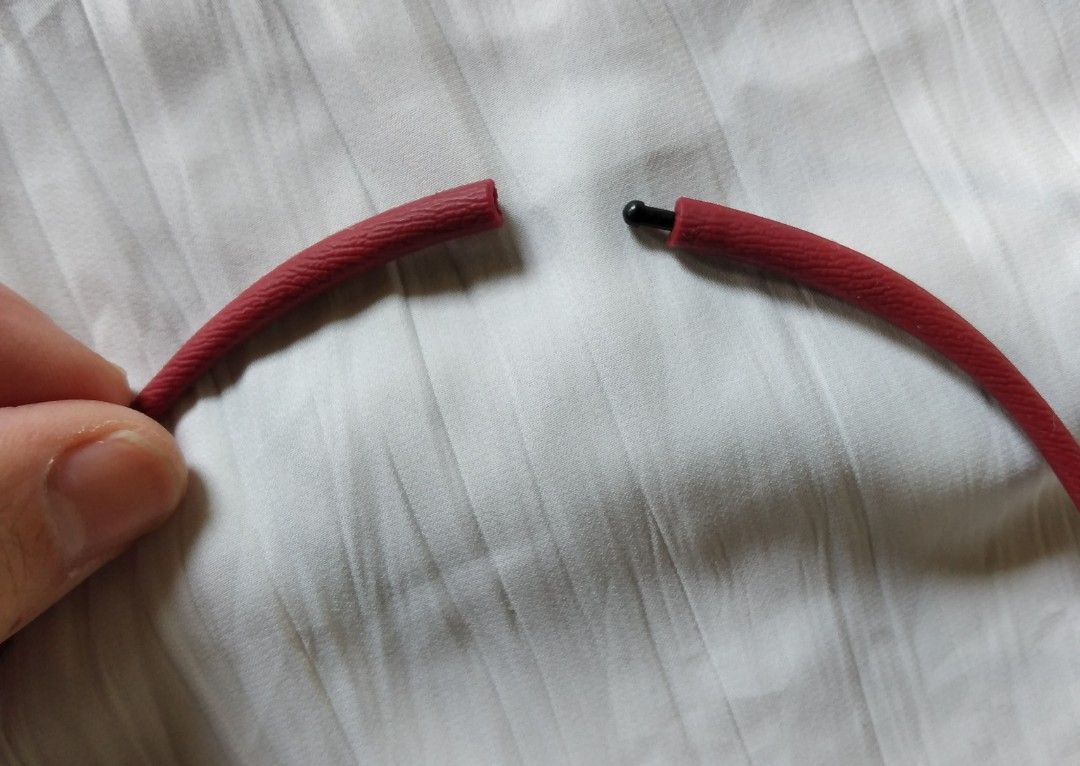 Red Phiten Necklace 50 cm length (Category: Necklaces) located in Baguio. Submitted by tipiditis (Listing ID 1437241612, Image 3). Description: length: 50 cm No flaws RFS: Barely used .