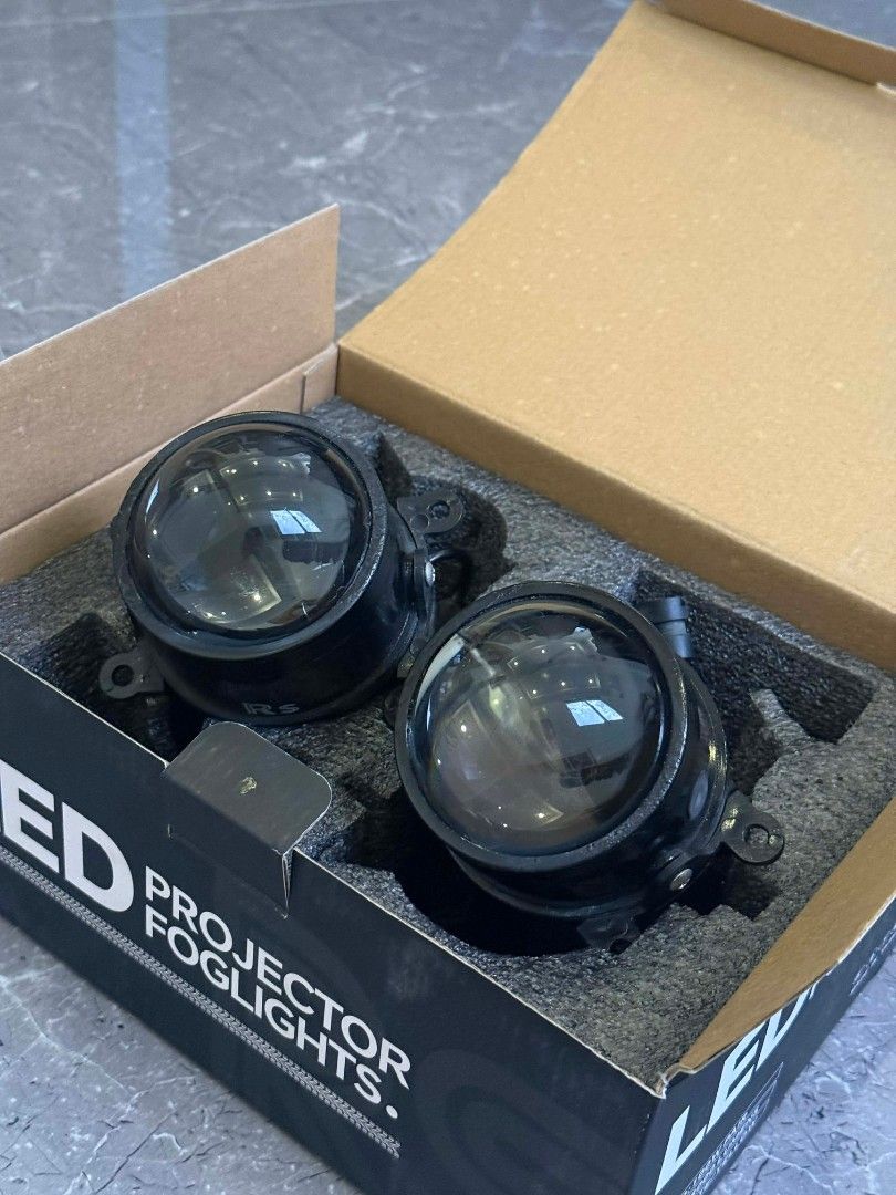 RS FOCUS V2 Projector Foglights by Greaseheads (Category: Lightings, Horns, and other Electrical Parts and Accessories) located in Makati City. Submitted by yco99 (Listing ID 1437276955, Image 1). Description: RS FOCUS V2 Projector Foglights by Greaseheads - 100W Pair - 28000 Lumens - White with blue cutoff line - with highbeam function - 3 inches price slightly negotiable!.