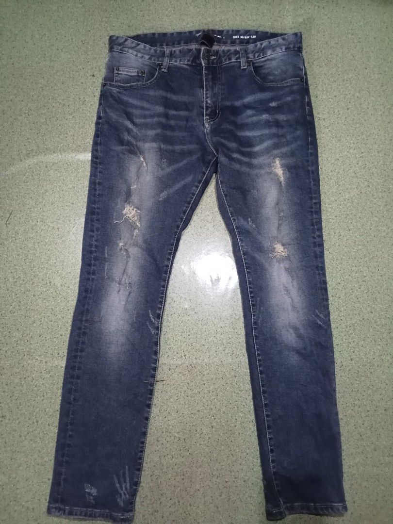 Saint Laurent tattered jeans slimfit (Category: Luxury Apparel) located in Manila. Submitted by philippepe58104 (Listing ID 1437396559, Image 1). Description: Saint Laurent tattered jeans size W34to35L39 slimfit pm.
