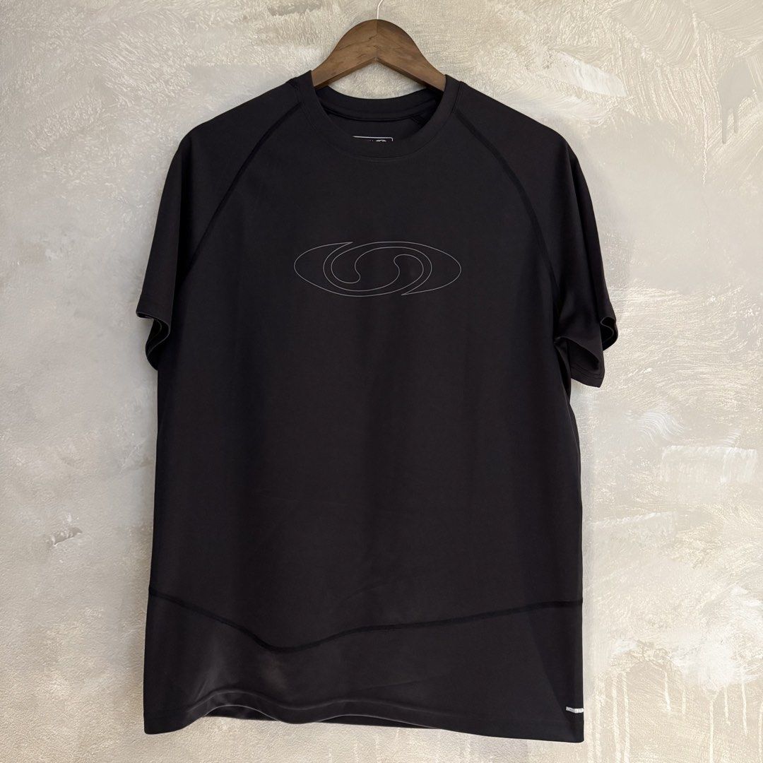 Salomon Tonal Logo Performance T-Shirt (Category: Activewear) located in Taguig. Submitted by apartment.twentyseven (Listing ID 1436714658, Image 1). Description: Salomon Tonal Logo Performance Black T-Shirt Size: Medium (20.5x28) Condition: Like new 9.5/10 Price: ₱1,500 only. .
