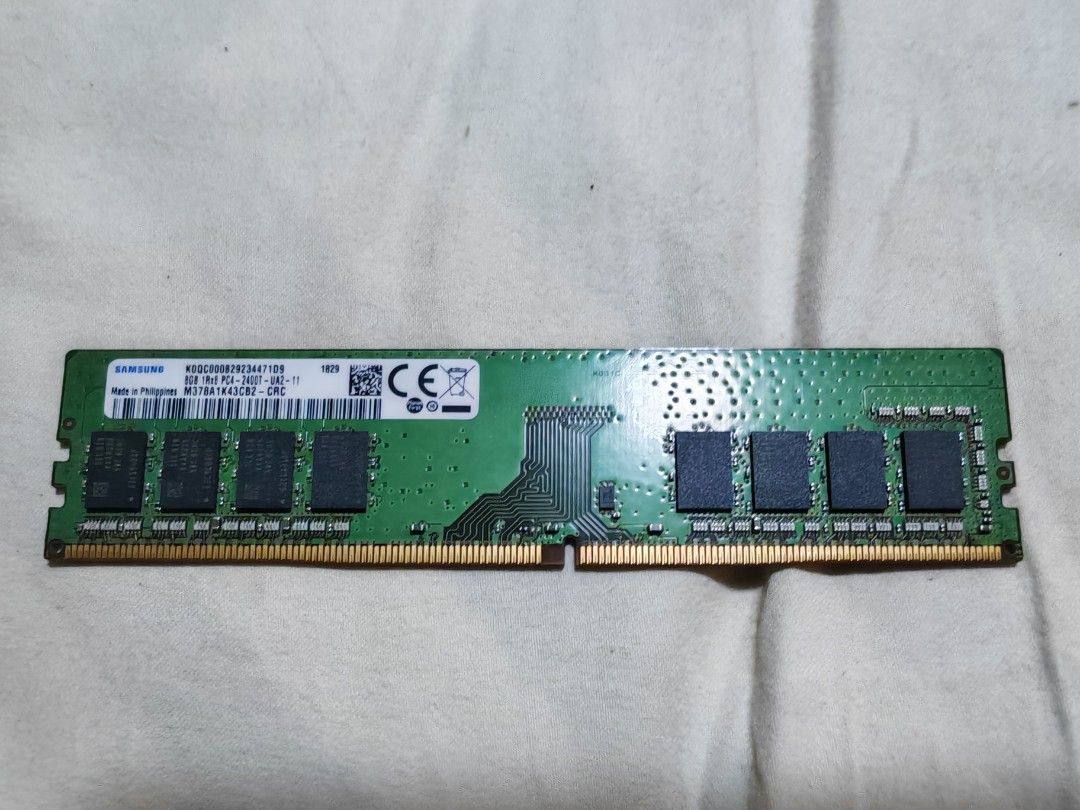 Samsung DDR4 8GB RAM (Category: Computer Parts) located in Manila. Submitted by sound.solution (Listing ID 1437299646, Image 1). Description: - Samsung 8GB DDR4 - 2400mhz.