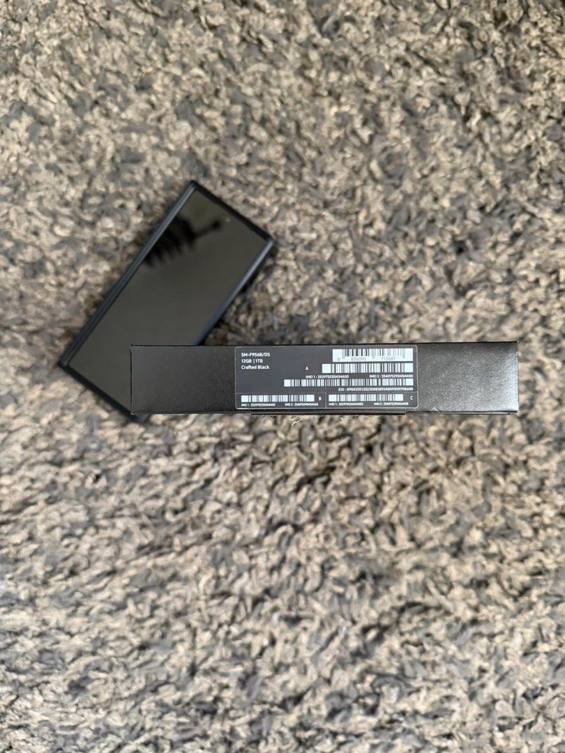 Samsung Fold 6 1TB (Category: Samsung) located in Cavite. Submitted by cilenat (Listing ID 1437226413, Image 3). Description: SAMSUNG FOLD 6 12RAM 1TB NTC APPROVED OPENLINE BOTH SIM WITH ORIGINAL CHARGER.