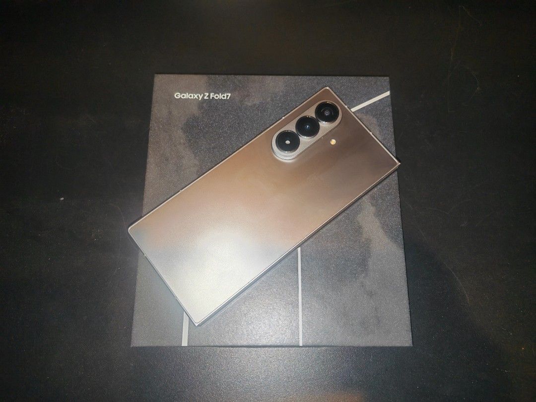 Samsung Galaxy Z Fold 7 (Category: Samsung) located in Manila. Submitted by sound.solution (Listing ID 1437272898, Image 3). Description: - Samsung Galaxy Z Fold 7 for sale - Includes original box and cable - Features a triple camera setup 256gb openline dual sim.