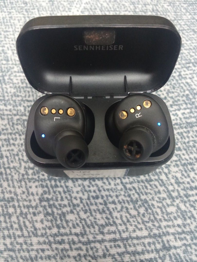 Sennheiser Earbuds CX400BT (Category: Earphones) located in Bacoor. Submitted by francisnuts (Listing ID 1437382851, Image 3). Description: - Sennheiser earbuds with charging case - Black color - Right earbud: Fully functional - ISSUE Left earbud: No sound output (Touch Control Working) - Charging Case working Buy at your own risk Payment First.