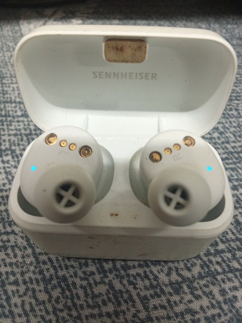 Sennheiser Earbuds CX400BT (Category: Earphones) located in Bacoor. Submitted by francisnuts (Listing ID 1437384332, Image 3). Description: - Sennheiser earbuds with charging case - Black color - Right earbud: Fully functional - ISSUE Left earbud: No sound output (Touch Control Working) - Charging Case working Buy at your own risk Payment First.