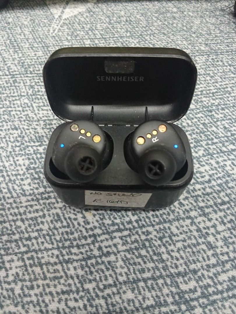 Sennheiser Wireless Earbuds CX400BT (Category: Earphones) located in Bacoor. Submitted by francisnuts (Listing ID 1437385880, Image 3). Description: - Sennheiser earbuds with charging case - Black color - Left earbud: Fully functional - ISSUE Right earbud: No sound output (Touch Control Working) - Charging Case working Buy at your own risk Payment First.