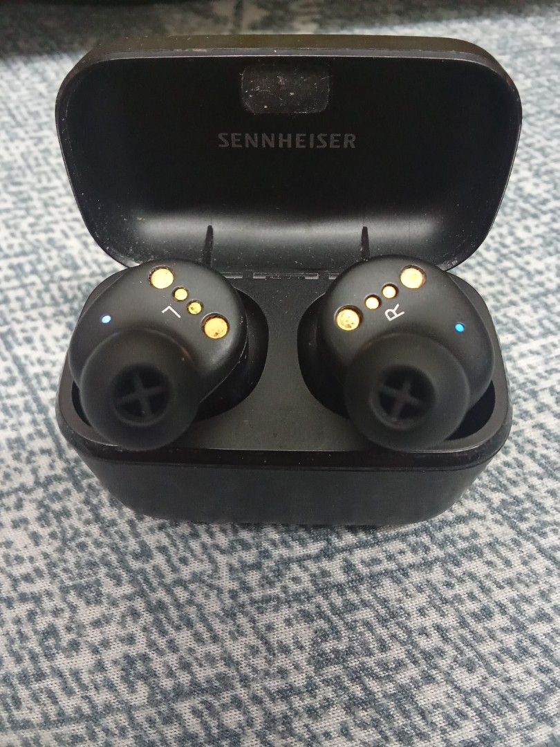 Sennheiser Wireless Earbuds CX400BT (Category: Earphones) located in Bacoor. Submitted by francisnuts (Listing ID 1437386158, Image 3). Description: - Sennheiser earbuds with charging case - Black color - Left earbud: Fully functional - ISSUE Right earbud: No sound output (Touch Control Working) - Charging Case working Buy at your own risk Payment First.
