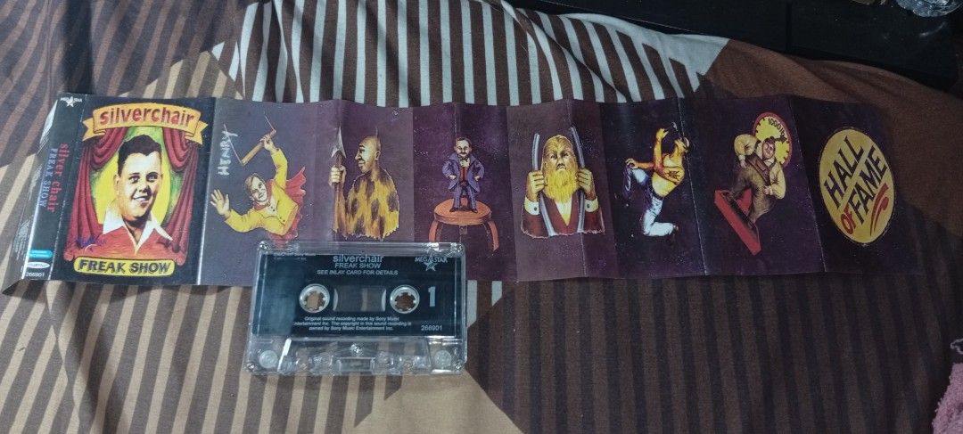 Silverchair - Freakshow Cassette Saudi Pressing (Category: CDs & DVDs) located in Manila. Submitted by back_to_the_thrift (Listing ID 1437360561, Image 2). Description: - Mint Tape and inlays no molds - White marker small name on inlay see pic - Rare Saudi pressing Original .