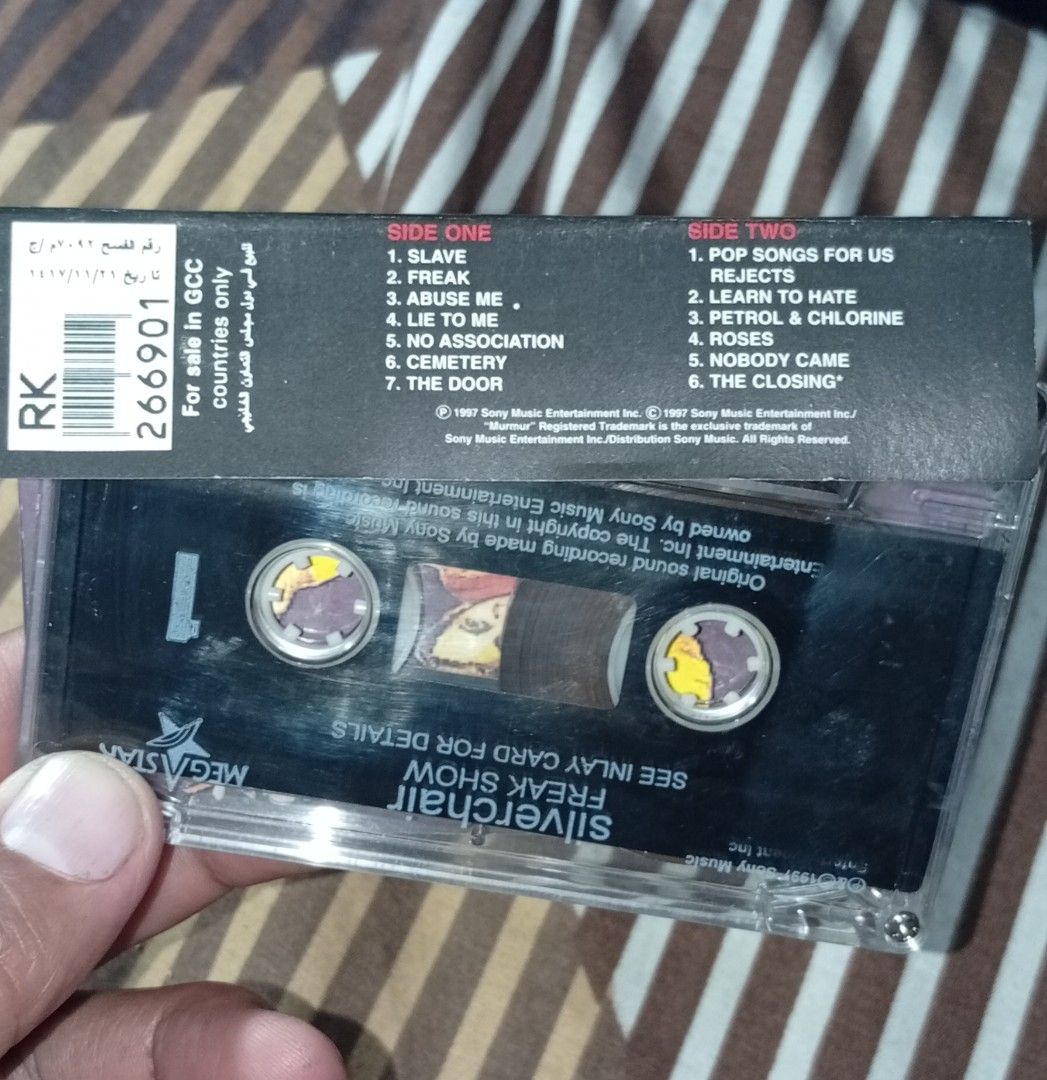 Silverchair - Freakshow Cassette Saudi Pressing (Category: CDs & DVDs) located in Manila. Submitted by back_to_the_thrift (Listing ID 1437360561, Image 3). Description: - Mint Tape and inlays no molds - White marker small name on inlay see pic - Rare Saudi pressing Original .