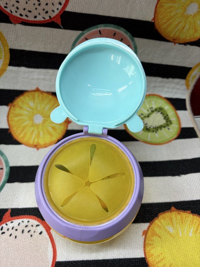 Skiphop tumbler snack box (Category: Weaning & Toddler Feeding) located in Manila. Submitted by thekidshop (Listing ID 1437333539, Image 2). Description: .