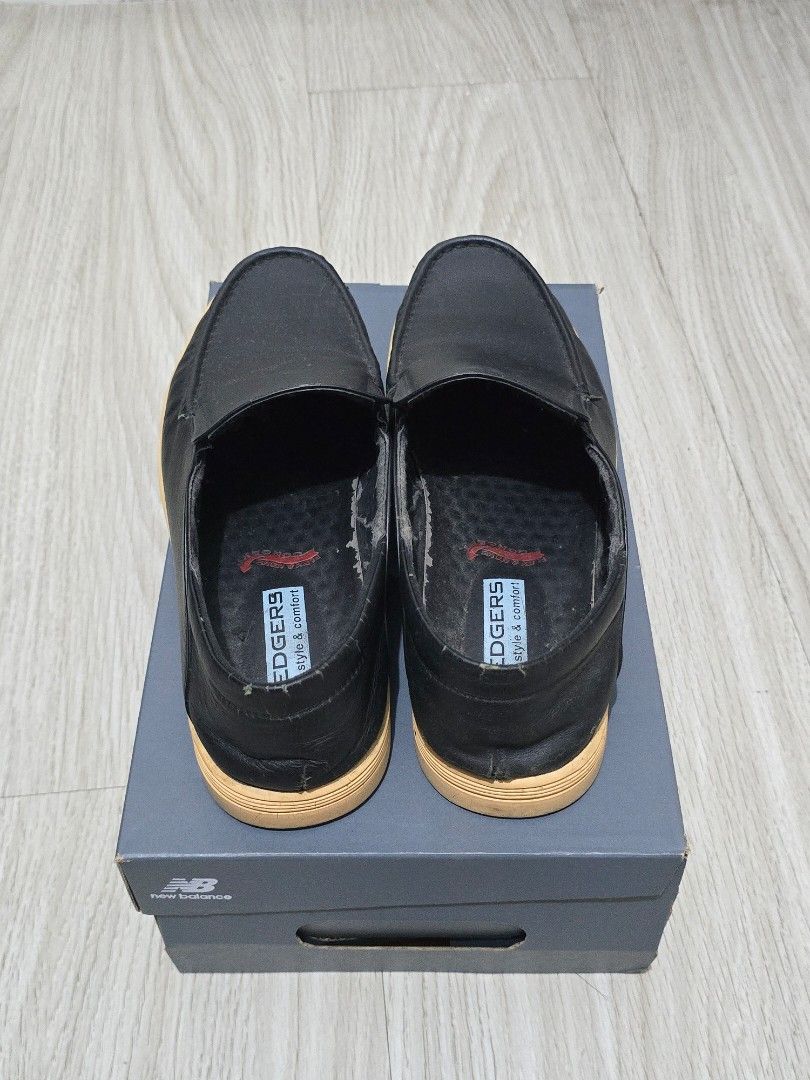 Sledgers Black Slip-On Loafers (Category: Casual Shoes) located in Paranaque City. Submitted by ausev (Listing ID 1437328930, Image 3). Description: Sledgers Black Slip-On Loafers Brand: Sledgers Color: Black with gum sole Size: 42 Style: Slip-on loafers Condition is used but still wearable with plenty of life left Signs of wear include: -Creasing on the leather -Wear on inner lining/insole edges -Minor scuffs around the shoes -Soles show normal 