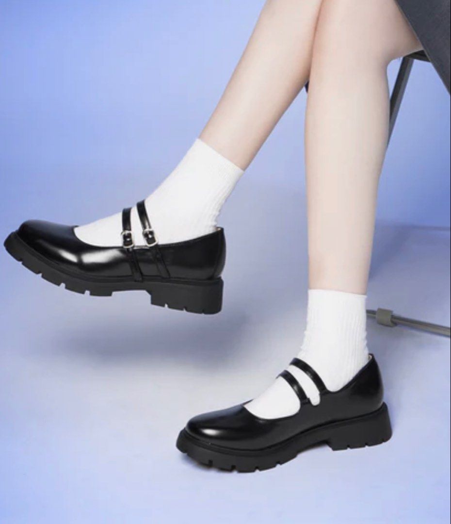SOFAB DREA Black Mary Jane Shoes (Category: Heels) located in Quezon City. Submitted by closetbyellie_ (Listing ID 1437384657, Image 3). Description: Original Sofab DREA Black Mary Jane shoes - Synthetic leather material - Synthetic lining - Hook and buckle fastening - Double-strap design Used but not abused Original price is ₱1,499 MODE OF PAYMENT : gcash or bank transfer DELIVERY : lalamove or grab.