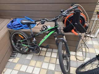 （分類：）位於 。 由 yanneschow 提交（商品編號 1437291355，圖片 1）。簡介： 。