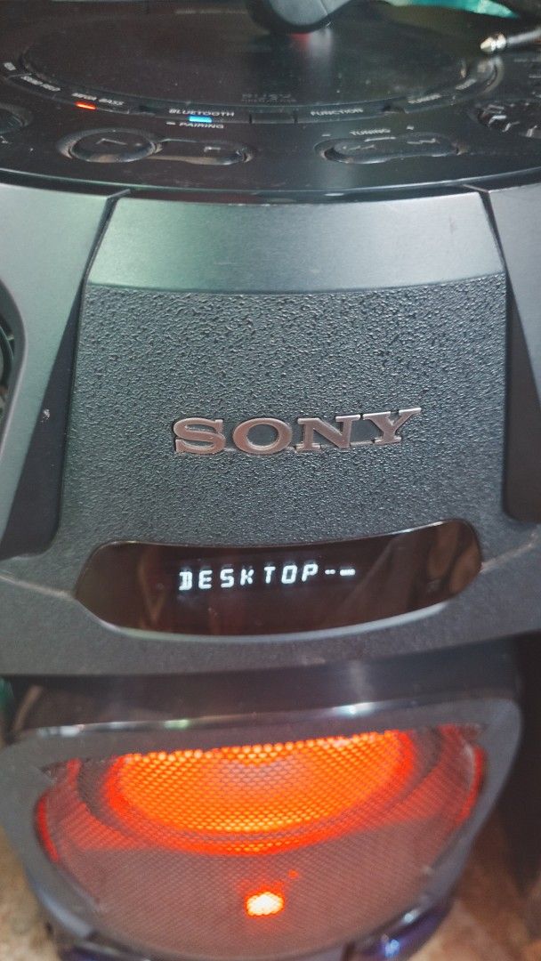 Sony Bluetooth Speaker (Category: Soundbars, Speakers & Amplifiers) located in Quezon City. Submitted by markkyzz (Listing ID 1437220067, Image 2). Description: - Sony desktop speaker - Sleek design - Digital display - Black finish - Features lighting effects - Compact size - Ideal for desktop use.