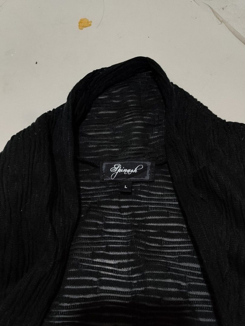 Spinash Black Sleeveless Vest - Large (Category: Vests) located in Zamboanga. Submitted by 2ndabubazir (Listing ID 1437399269, Image 2). Description: - Spinash black sleeveless vest - Size: Large - Design: Draped with collar - Fabric: Lightweight, semi-sheer - Silhouette: Longline - Perfect for layering.