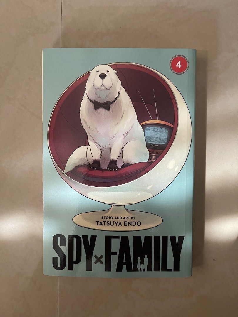 Spy x Family Volume 4 (Category: Comics & Manga) located in Manila. Submitted by declutterwlia (Listing ID 1437287149, Image 1). Description: ꩜ retail price: ₱570 ꩜ authentic (bought from fullybooked) ꩜ haven’t read but with yellowing pages ꩜ pages are still readable and no missing pages rfs: won’t continue the series mop: gcash only mod: jnt / lalamove pm for more details and pictures! ❤️‍🩹.