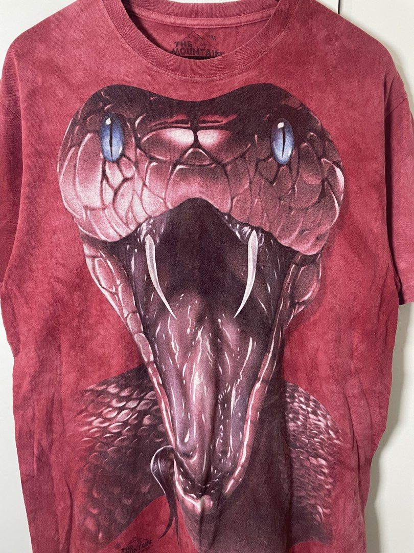 THE MOUNTAIN Red Mamba T-shirt (Category: Tshirts & Polo Shirts ) located in Taguig. Submitted by zaf3thr1ft (Listing ID 1437259296, Image 2). Description: THE MOUNTAIN Red Mamba T-shirt Dimes : 21W / 30.5L M on tag Very Good condition ‼️ Issue pin holes 📌 9.7 Color rate ‼️ 1000 + SF Dm to purchase.