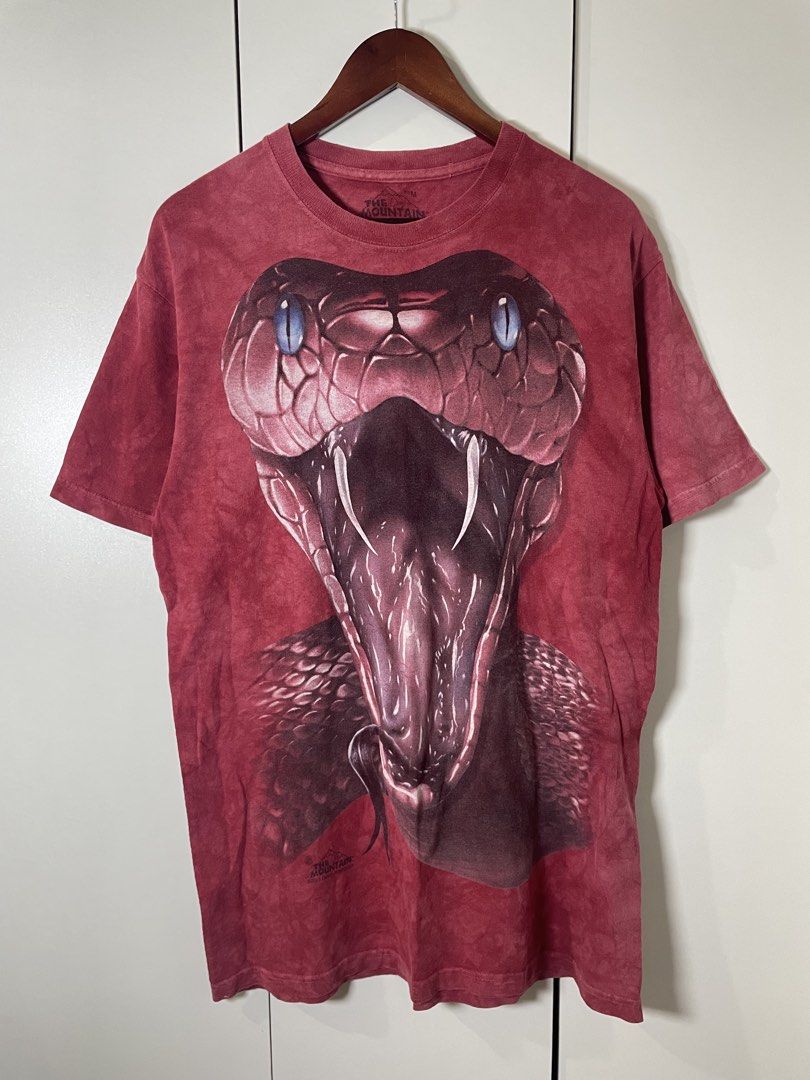 THE MOUNTAIN Red Mamba T-shirt (Category: Tshirts & Polo Shirts ) located in Taguig. Submitted by zaf3thr1ft (Listing ID 1437259296, Image 1). Description: THE MOUNTAIN Red Mamba T-shirt Dimes : 21W / 30.5L M on tag Very Good condition ‼️ Issue pin holes 📌 9.7 Color rate ‼️ 1000 + SF Dm to purchase.
