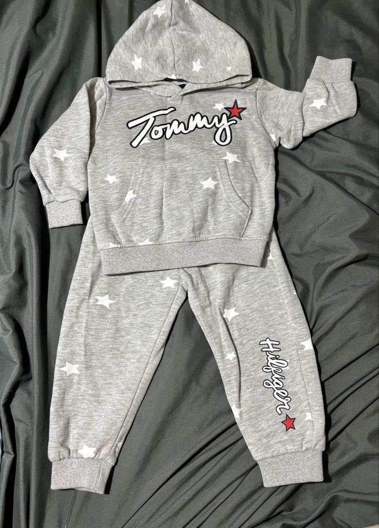 Tommy Hilfiger sets 2T on tag (Category: Babies & Kids Fashion) located in Valenzuela. Submitted by jamcolecciones (Listing ID 1437305866, Image 1). Description: Good as new! Pang airport outfit ng baby niyo! Fleece sa loob so pwede pang winter. .