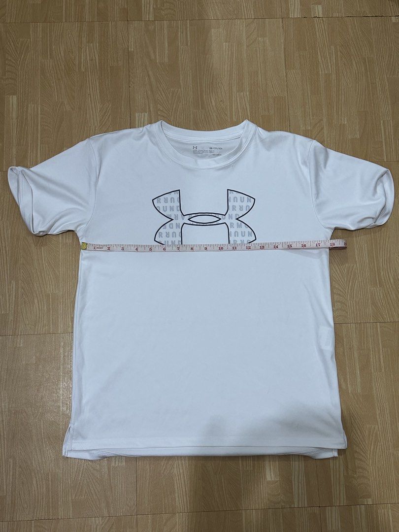 Under Armour Running / Gym (Category: Tshirts & Polo Shirts ) located in Lucena. Submitted by deklutter (Listing ID 1437356905, Image 1). Description: Under Armour (unisex) ✅ Gym / Running ✅ Drifit Tela ✅ 💯 good condition ✅ 18 width ✅ 23 length ✅ j&t.
