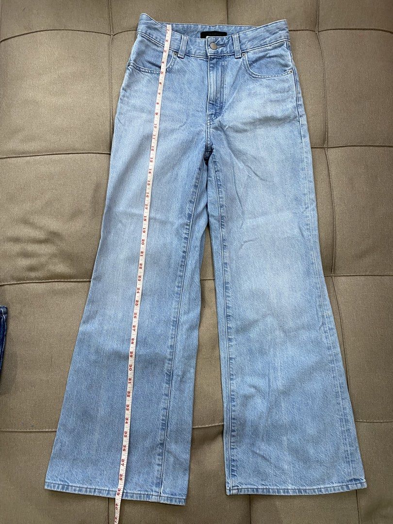 Uniqlo Light Wash Flare Jeans (Category: Jeans) located in Manila. Submitted by stockroompreloved (Listing ID 1437271817, Image 3). Description: - Light wash flare jeans - High-waisted - Button and zipper closure - Two front and two back pockets - Waist: 13 inches - Inseam: 30 inches - Leg opening: 11 inches - Light blue color.