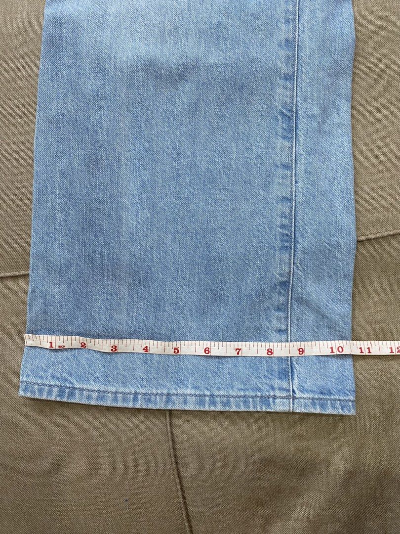 Uniqlo Light Wash Flare Jeans (Category: Jeans) located in Manila. Submitted by stockroompreloved (Listing ID 1437271817, Image 2). Description: - Light wash flare jeans - High-waisted - Button and zipper closure - Two front and two back pockets - Waist: 13 inches - Inseam: 30 inches - Leg opening: 11 inches - Light blue color.