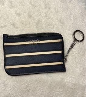 (Category: ) located in . Submitted by solize_closet (Listing ID 1437247310, Image 1). Description: .