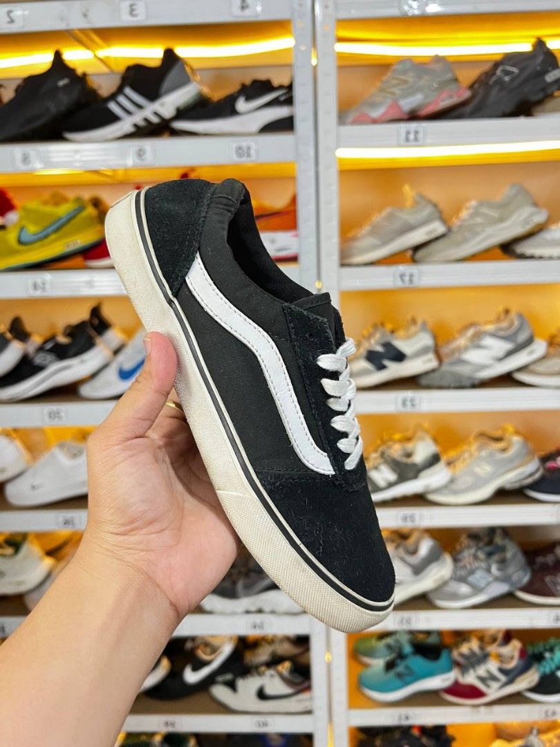 Vans low cut 22 (Category: Sneakers) located in Imus. Submitted by soletrip_footwear_trading (Listing ID 1437246935, Image 1). Description: SIZE: 7.5 | 38 EUR | 24 CM WITH SHIPPING FEE - PAYMENT FIRST.