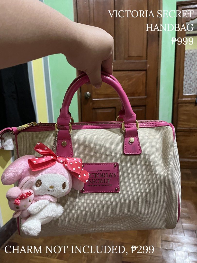 VICTORIA SECRET HANDBAG (Category: Shoulder Bags) located in Tumauini. Submitted by kikay.clutters452310 (Listing ID 1437234117, Image 1). Description: .