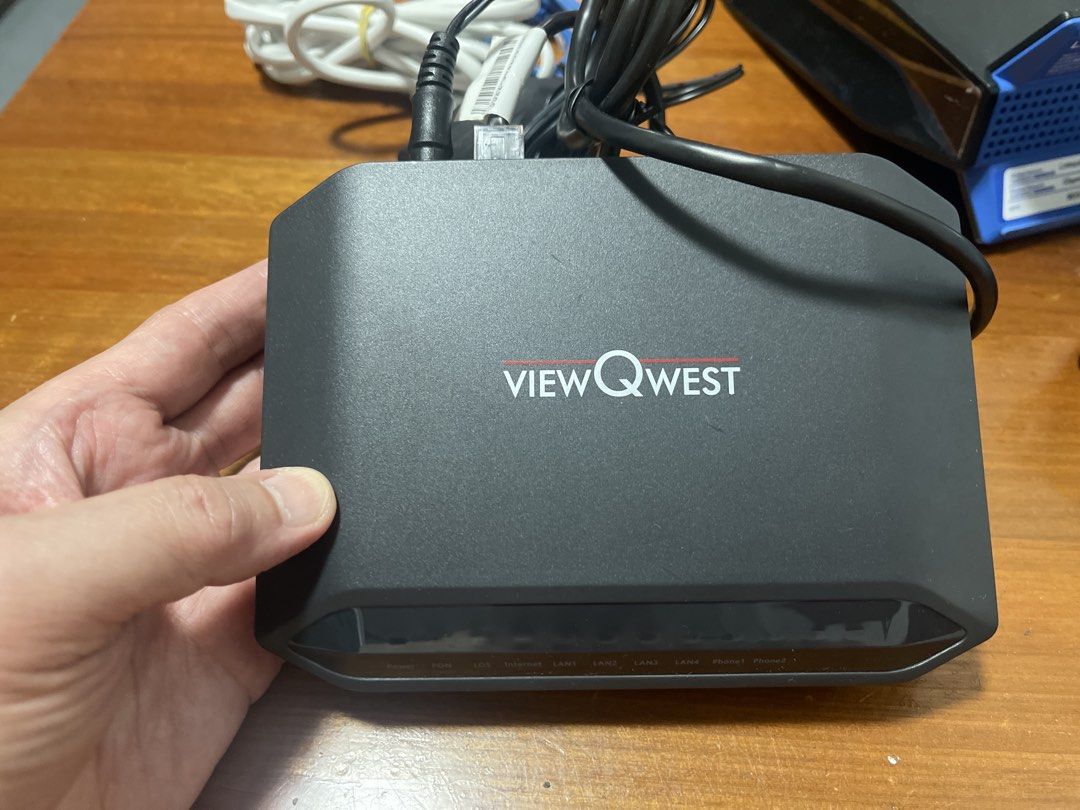 viewQwest modem, model HG6240A451551212487331840